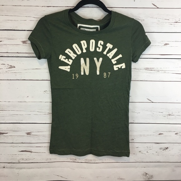 Aeropostale Tops - NWOT! Forest Green and Cream Aeropostale T-shirt